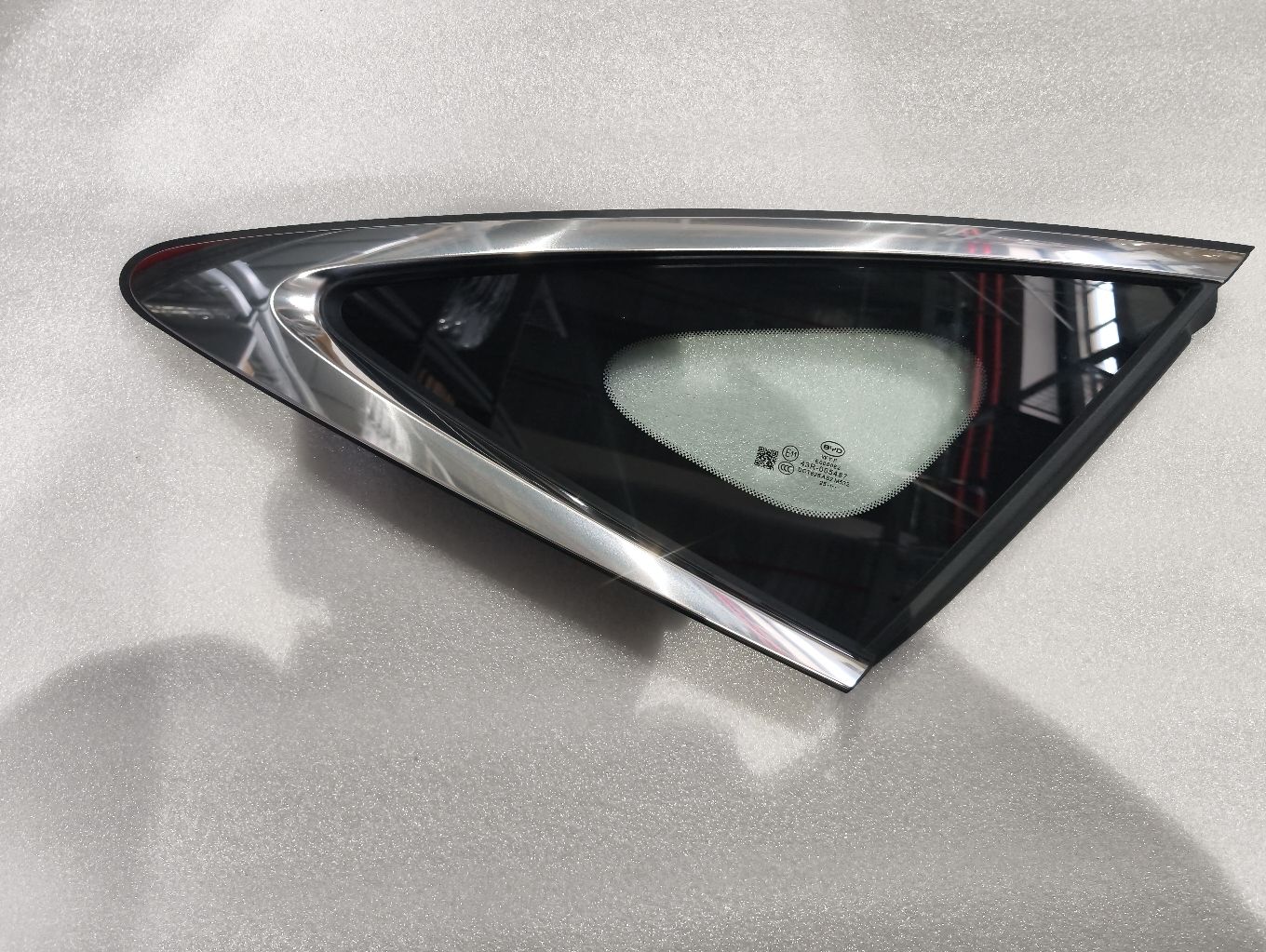 Right Rear Quarter Window Glass Assembly